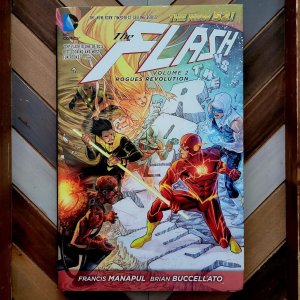 The Flash Vol.2 (DC 2013) HARDCOVER Rogues Revolution / New 52 Graphic Novel