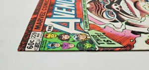 AVENGERS #229 (1963 Series) (MARVEL) (1983) NEWSSTAND Variant VF/NM
