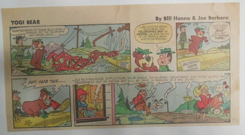 Yogi Bear Sunday Page by Hanna-Barbera from 8/14/1966 Third Page Size !