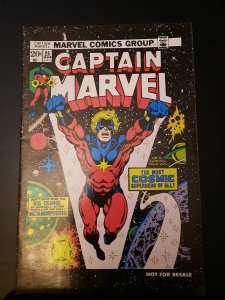 Captain Marvel #25 LEGENDS VARIANT FN-