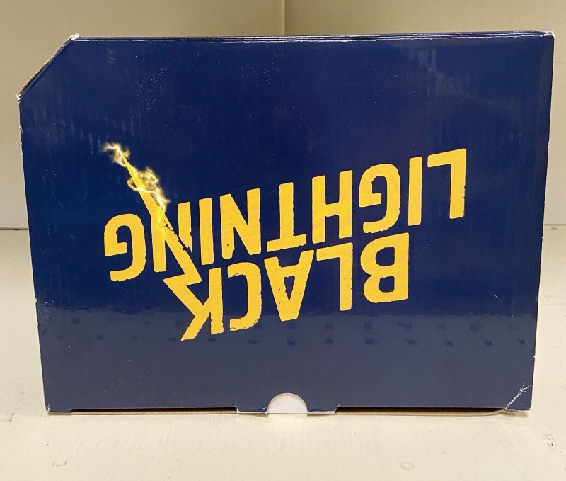 DC Collectibles DCTV Black Lightning Statue