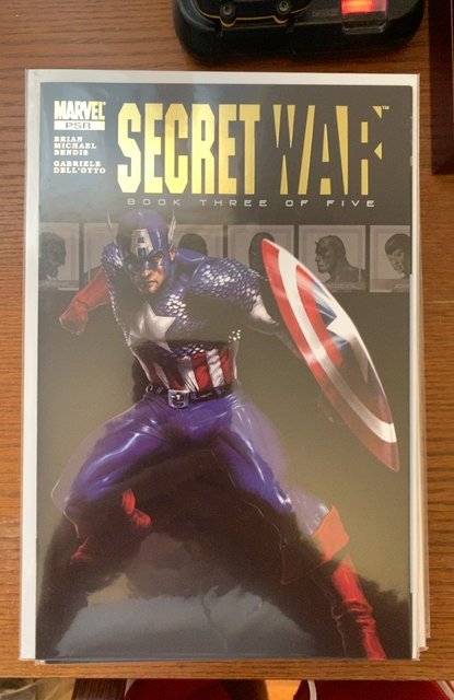 Secret War #3 (2004) foil variant