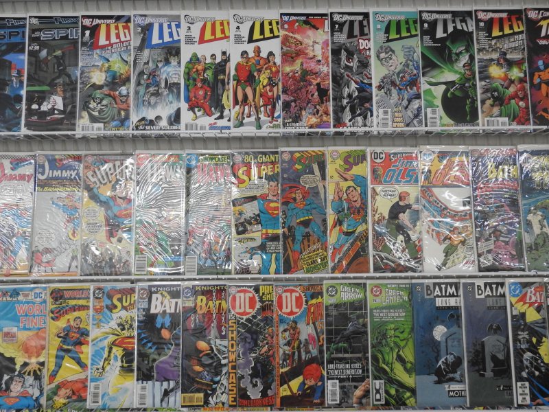 Huge Lot of 140+ Comics W/ Flash, Superman, Batman Avg. VF Condition.
