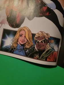 Green Arrow 1 A cover unread key issue inside pics see NM