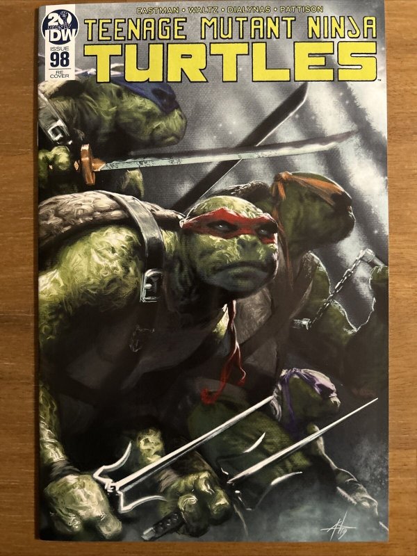 Teenage Mutant Ninja Turtles 98 IDW 2019 Gabriele Dell'Otto Trade Variant TMNT