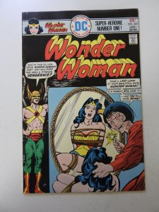 Wonder Woman #221 (1976) VG/FN condition