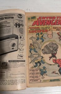 The X-Men #9 (1965)vs the avengers first crossover 1 inch spine split bottom
