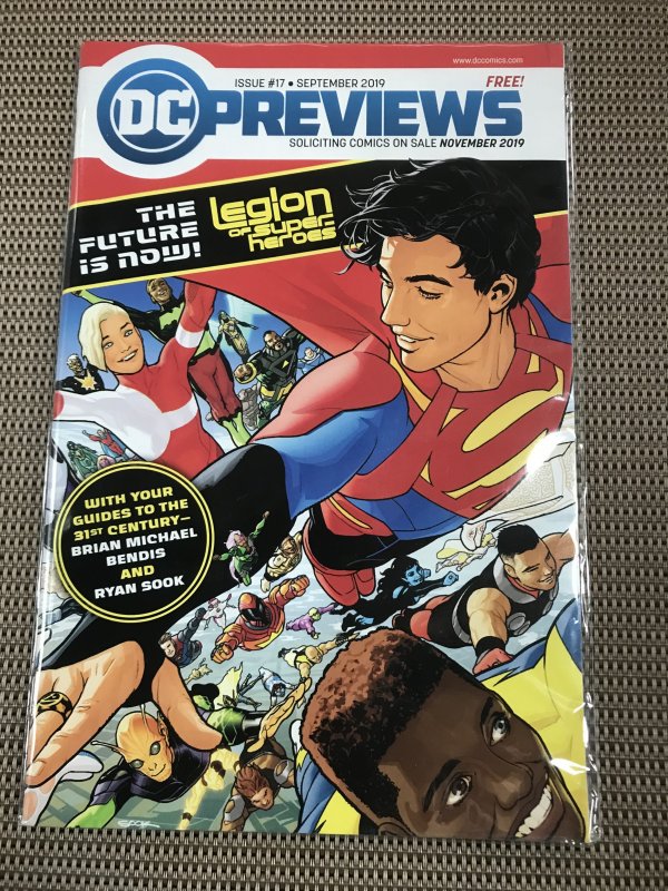 DC Previews #17 : 9/19 NM; 1st appearance SOJOURN JO MULLIER GL