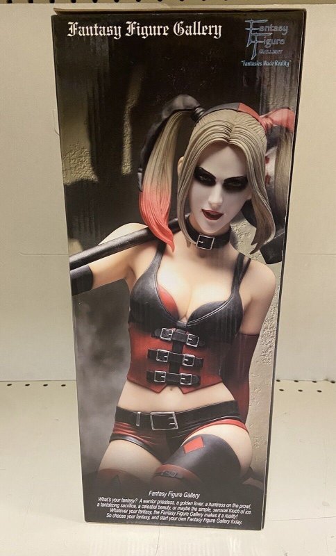 Fantasy Figure Gallery Harley Quinn by Luis Royo (Black and White Variant)