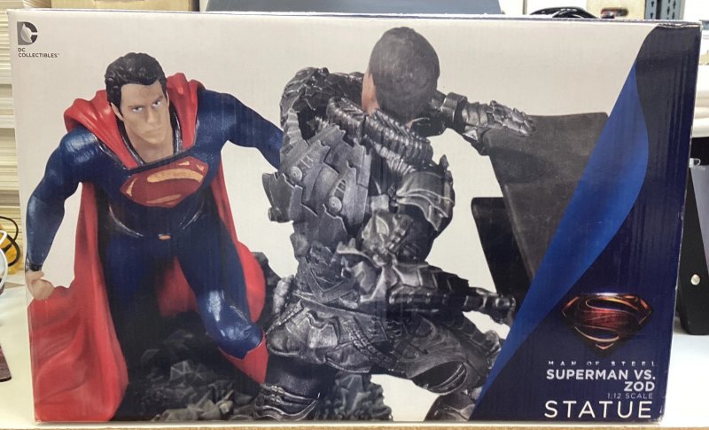 Man of Steel Superman Vs Zod 1:12 Scale Statue