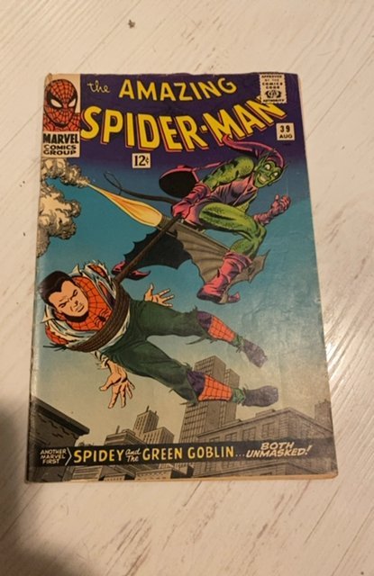 The Amazing Spider-Man #39 green goblin vs spidey Romita some writing back cover