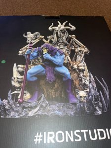 Iron Studios Masters of the Universe Skeletor on Throne Deluxe 1/10 Scale Statue