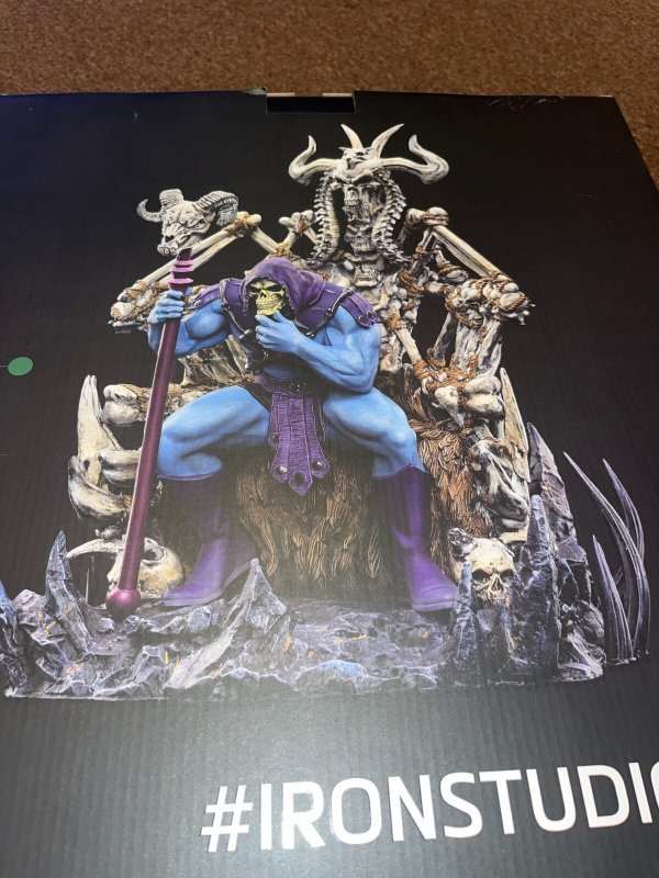 Iron Studios Masters of the Universe Skeletor on Throne Deluxe 1/10 Scale Statue
