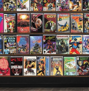 Huge Lot 140+ Comics with Ultimate Spider-Man, X-Men, The Avengers & More!
