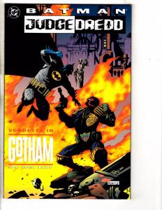 Lot Of 2 Batman Judge Dredd DC Comics Ultimate Riddle & Vendetta In Gotham CR1