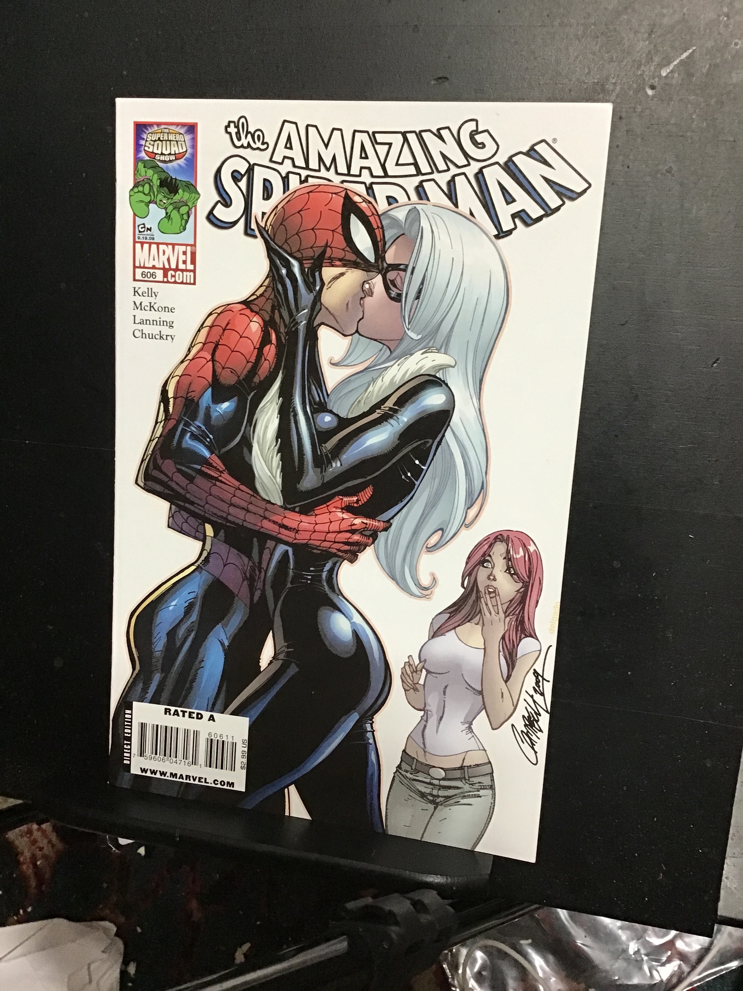 spiderman black cat kiss