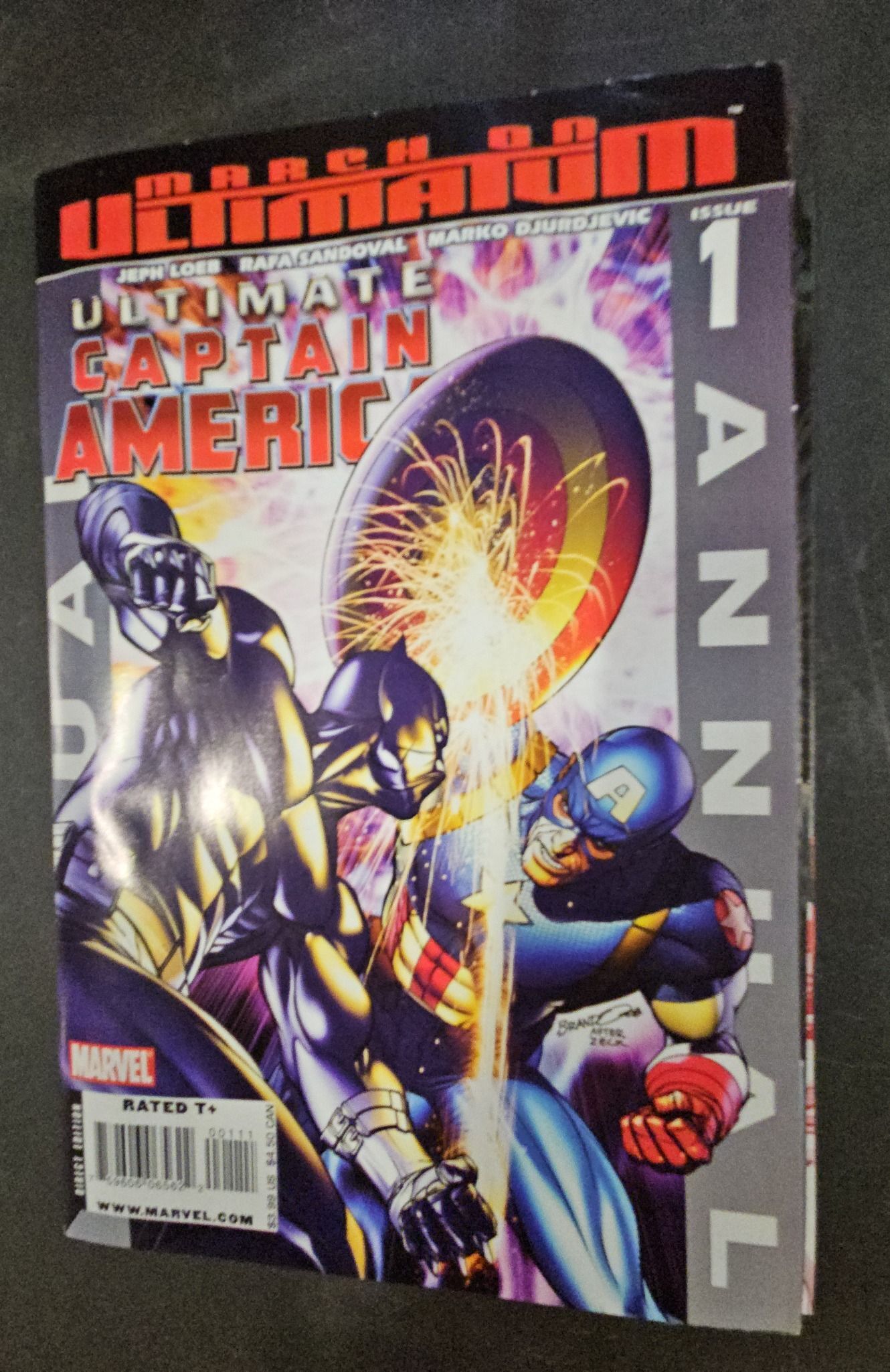 COUVERTURE CLASSIQUE DE Captain America Annual #8 par Mike Zeck, vs