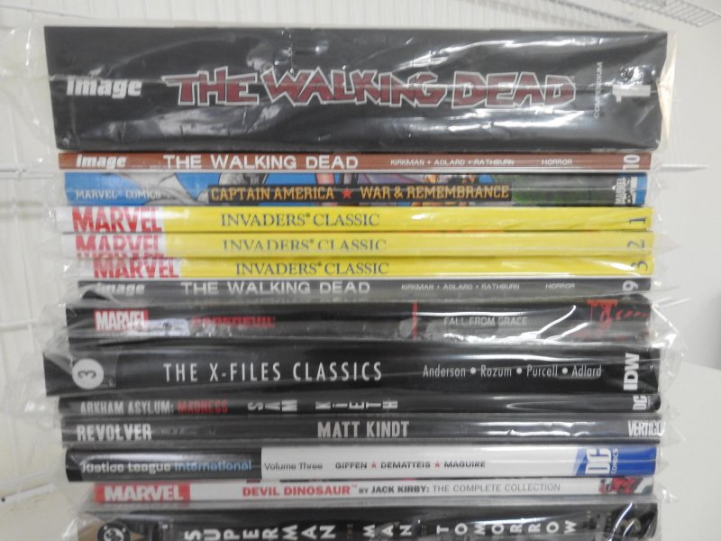 Huge Lot 26 TPB's Hardbacks Compendiums+ W/ Cap, Batman, Walking Dead+ A...