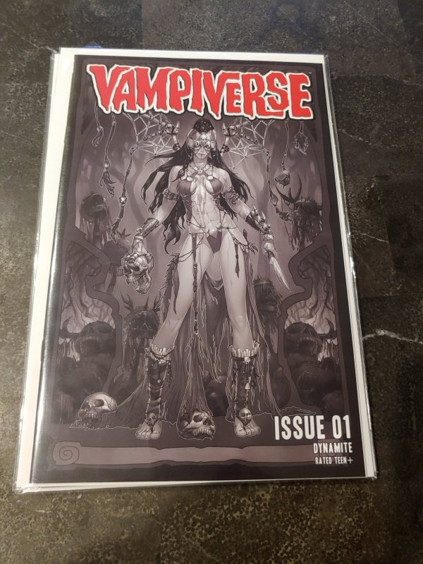 VAMPIVERSE 1 HETRICK 1:50 INCENTIVE B&W SKETCH VARIANT