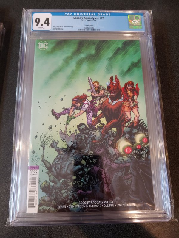 ​SCOOBY APOCALYPSE #26 CGC 9.4 VARIANT COVER