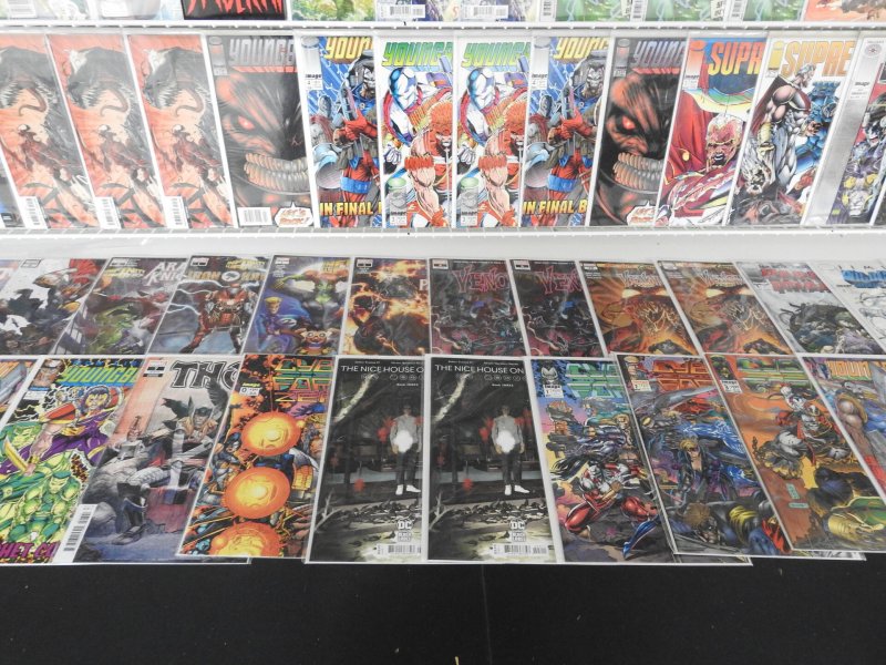Huge Lot 150+ Comics W/ Venom, Thor, Batman, +More! See Desc. Avg VF+ Condition!