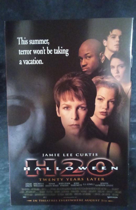 Danger Girl #3 Hughes Cover (1998)