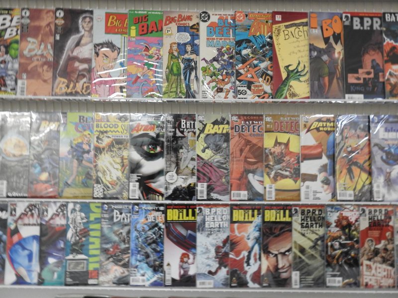 Huge Lot 120+ Comics W/ Batman, Booster Gold, Blue Beetle+ Avg VF- Condition!