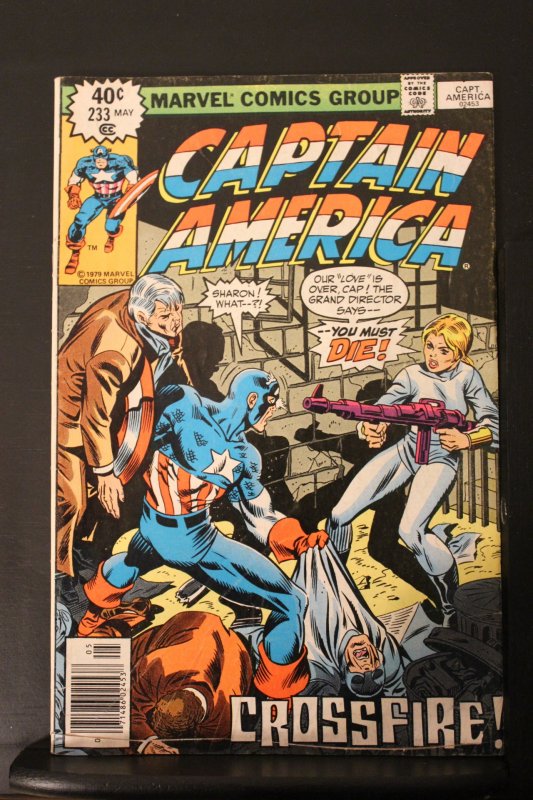 Captain America #233 (1979) High-Grade VF/NM or better! Sharon Cap's Lov...