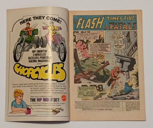 The Flash #217 (Sept 1972, DC) FN+ 6.5 Green Lantern/Green Arrow backup story