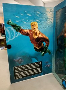 Aquaman Deluxe Collector Figure 13 DC Direct Damaged Box