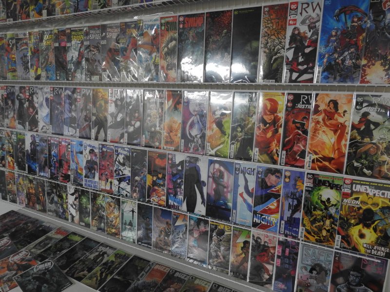 Huge Lot 130+ Comics W/ Batman, Spider-Man, Oz, Nightwing, +More! Avg VF+ Cond!