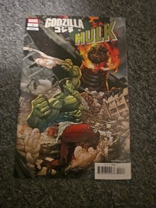Godzilla vs Hulk #1 2025 Andrei Bressan 1:25 Variant Marvel Comics NM