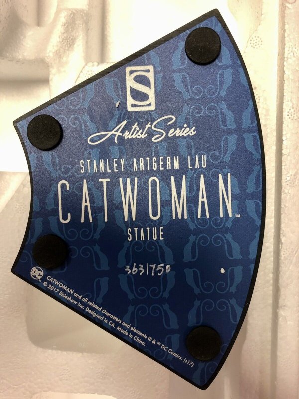 Catwoman Stanley Lau Polystone Statue – Sideshow Exclusive – DC Comics