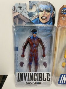 INVINCIBLE SKYBOUND MEGABOX BLOODY Exclusive SET Mcfarlane Fig MIP SEALED 2017