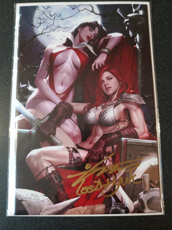 VAMPIRELLA RED SONJA #1 SIGNED INHYUK LEE VIRGIN VARIANT W/COA