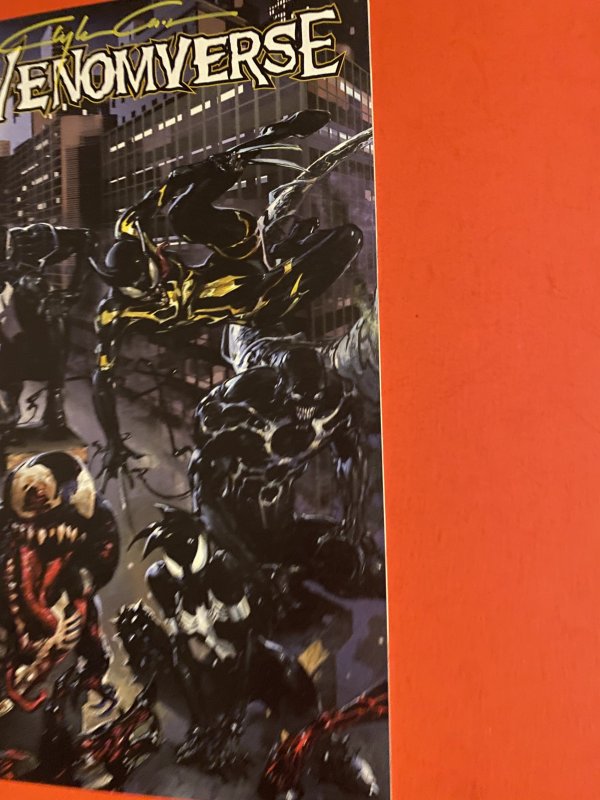 Venom universe #1  Clayton Crain signed yellow