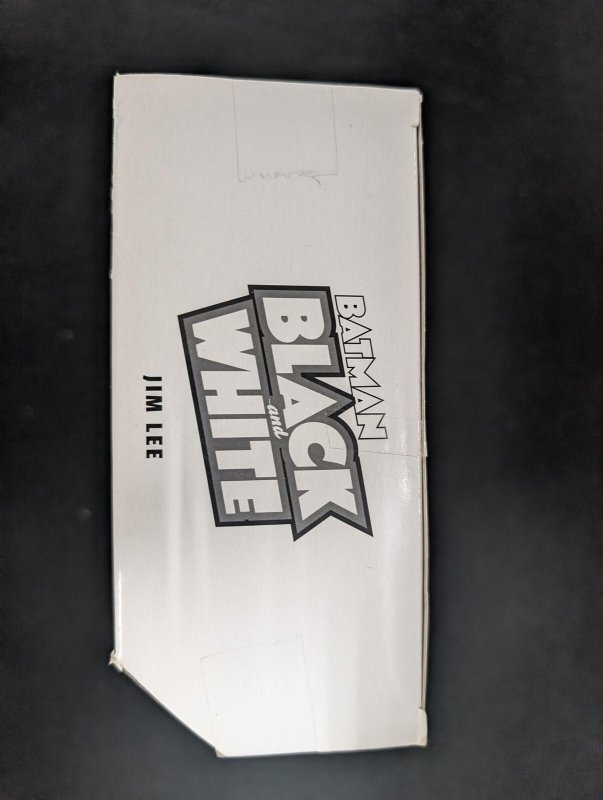 Batman Black and White Jim Lee 20th Anniversary Collectibles Figure
