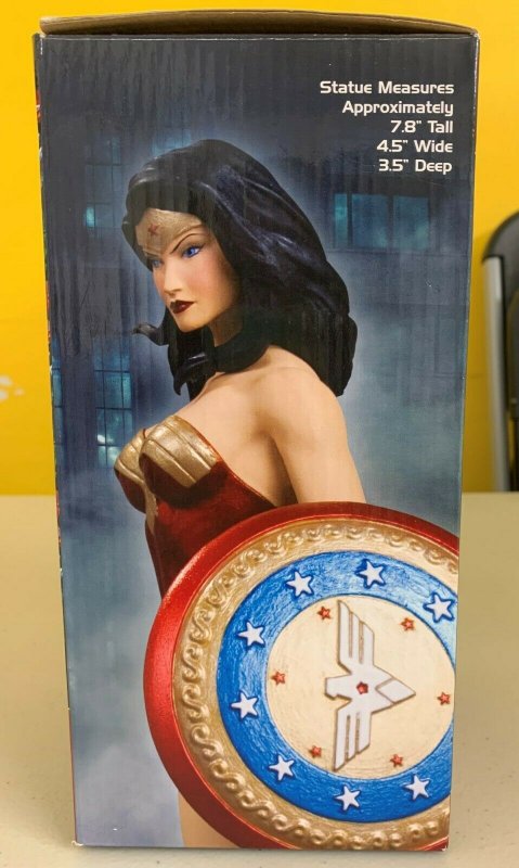 DC UNIVERSE ONLINE WONDER WOMAN STATUE JIM LEE 