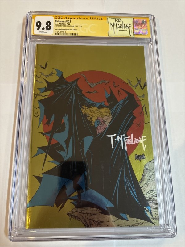 Batman (2022) #423 (CGC 9.8)  Fan Expo Special Foil Gold Signed Todd McFarlane