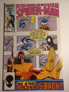 Spectacular Spider-Man #123 VF+ 1st App/Death of Blaze Marvel Comics c219