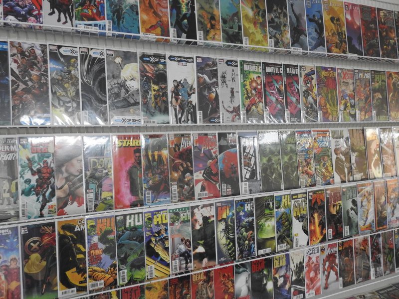 Huge Lot 140+ Comics W/ Hulk, Avengers, Eternals, +More! Avg VF+ Condition!