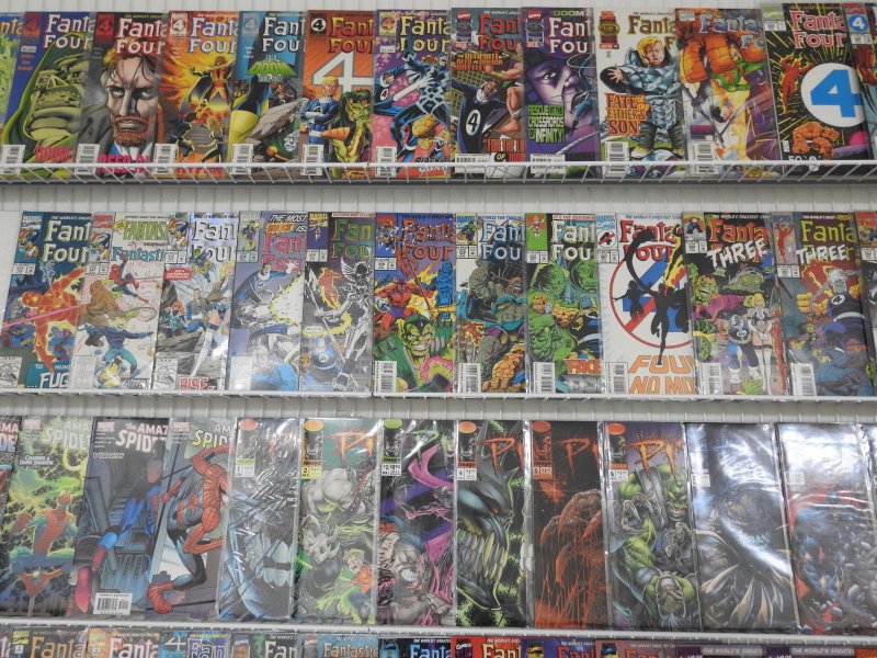Huge Lot 200+ Comics W/ Fantastic Four, Spider-Man, Pitt+ Avg VF Condition!