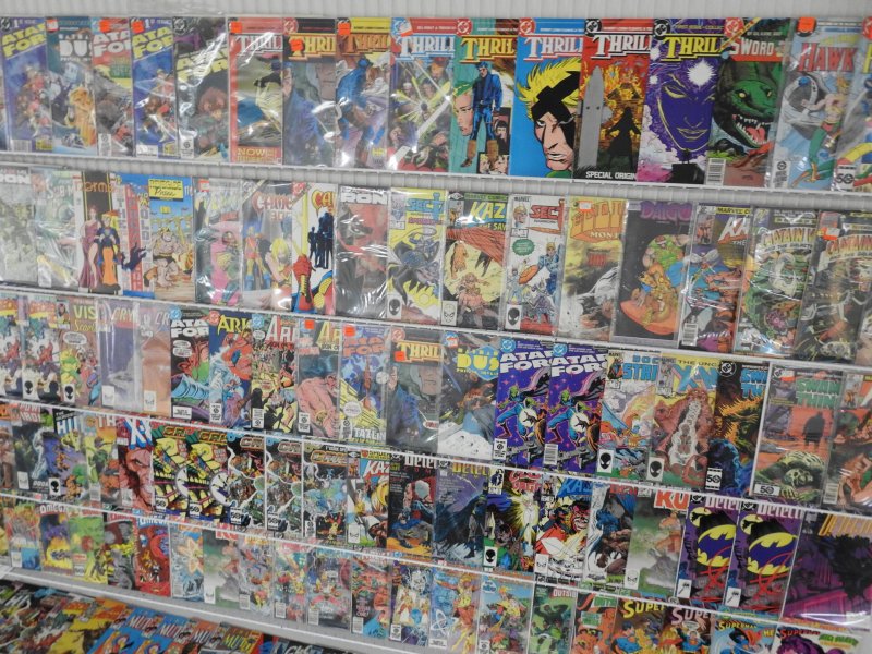 Huge Lot of 160+ Comics W/ Batman, Swamp-Thing, Crisis+ Avg VF- Condition!!