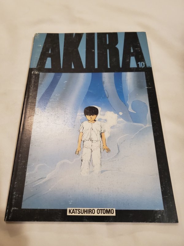 Akira 10 Fine- or better Cover by Otomo