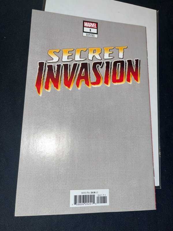 Secret Invasion 1, Dell'Otto 1:100 Virgin Variant Cover, NM- Condition