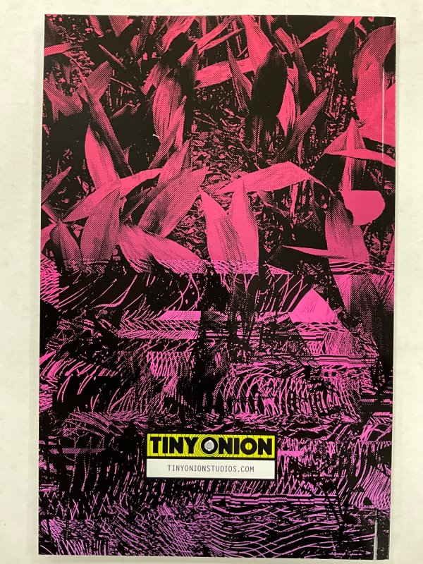 Razorblades: The Horror Magazine #4 Raymond Lee Virgin