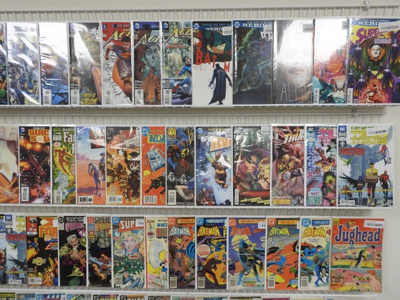 Huge Lot 140+ Comics W/ Batman, Superman, Hulk, +More AVG VF-