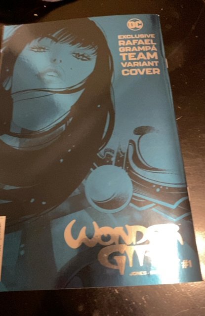 Wonder Girl #1 Rafael Grampá Team Variant Cover