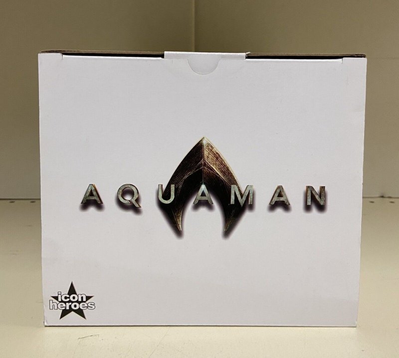 Icon Heroes Aquaman Collectible Statue