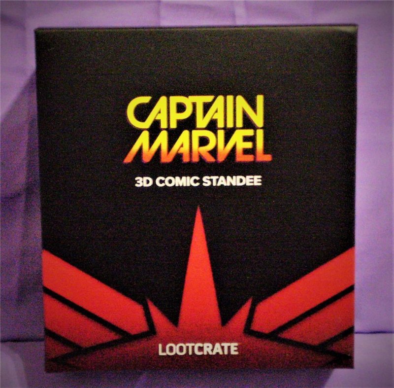 CAPTAIN MARVEL 3D Comic Standee Unopened (Loot Crate Original 2019) 